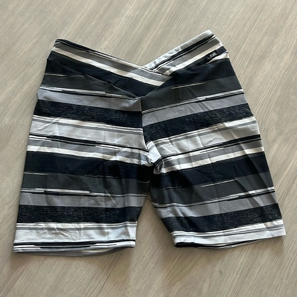 Lici Fit v scrunch butt biker shorts - Picture 1 of 2